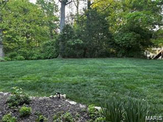 745 Charleston Oaks Drive, Ballwin, MO 63021