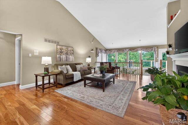 745 Charleston Oaks Drive, Ballwin, MO 63021