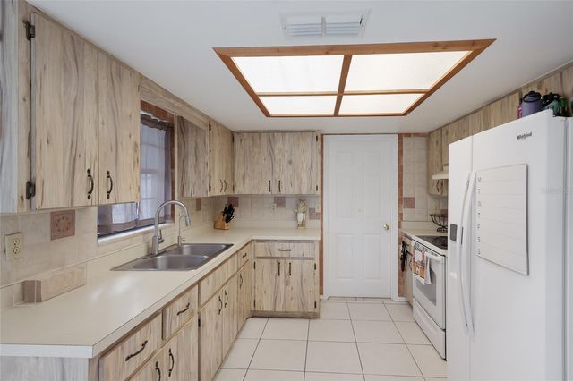 5202 FOXCROFT COURT, Sarasota, FL 34232