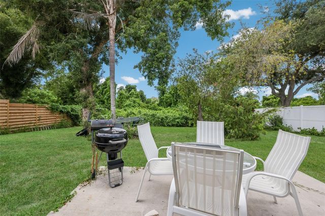 5202 FOXCROFT COURT, Sarasota, FL 34232