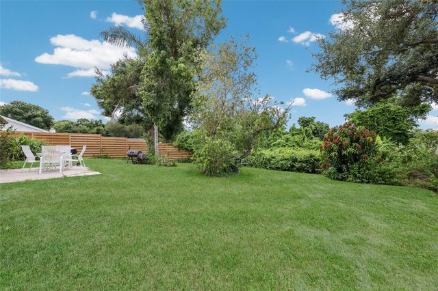 5202 FOXCROFT COURT, Sarasota, FL 34232