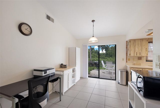 5202 FOXCROFT COURT, Sarasota, FL 34232