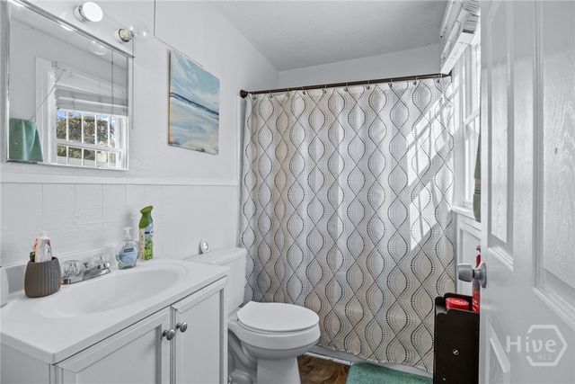 2203 Skidaway Road, Savannah, GA 31404