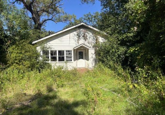 704 E College Street, Bainbridge, GA 39819