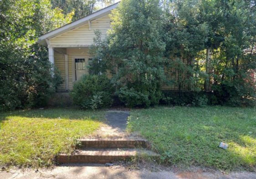 704 E College Street, Bainbridge, GA 39819