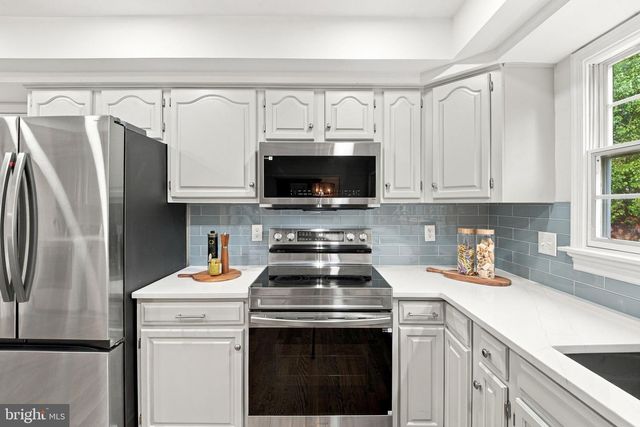 28 CATHEDRAL LN, Stafford, VA 22554