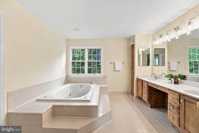 28 CATHEDRAL LN, Stafford, VA 22554