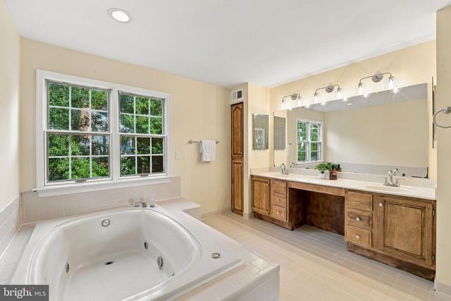 28 CATHEDRAL LN, Stafford, VA 22554