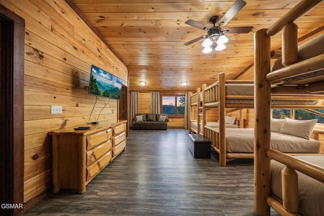 220 Amet Way, Cosby, TN 37722