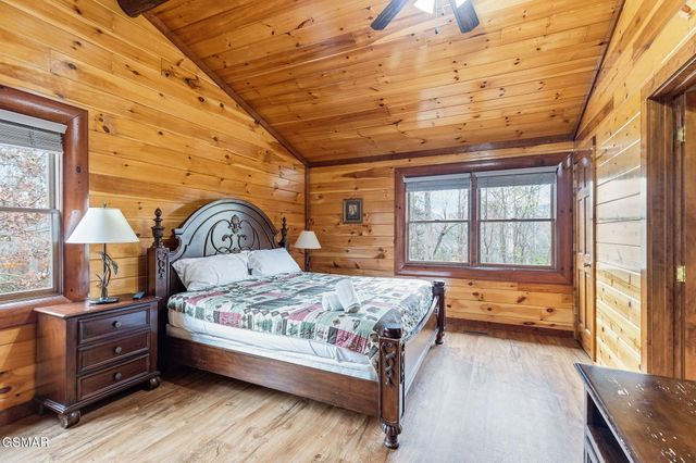 220 Amet Way, Cosby, TN 37722