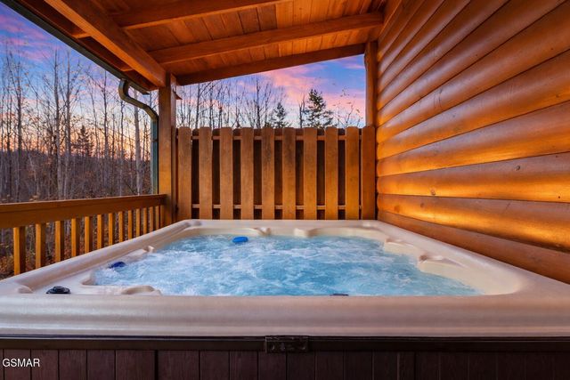 220 Amet Way, Cosby, TN 37722