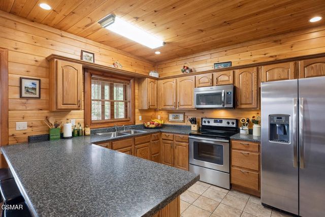 220 Amet Way, Cosby, TN 37722