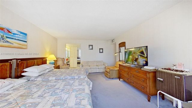 1800 NE 114th St 1411, Miami, FL 33181