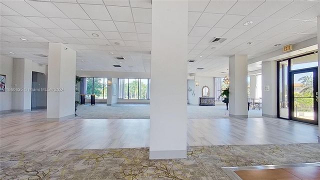 1800 NE 114th St 1411, Miami, FL 33181