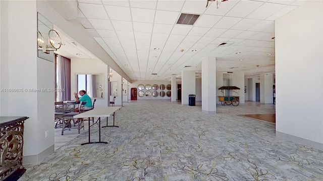 1800 NE 114th St 1411, Miami, FL 33181