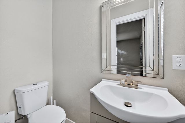 604 E Summit Street, Sherman, TX 75090