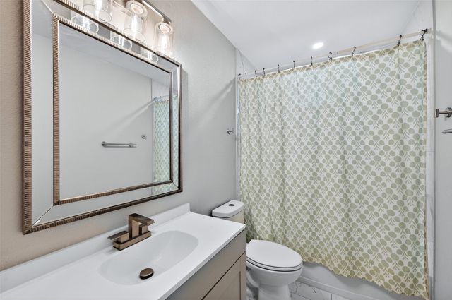 604 E Summit Street, Sherman, TX 75090