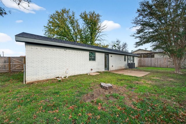 604 E Summit Street, Sherman, TX 75090