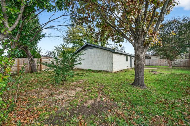 604 E Summit Street, Sherman, TX 75090