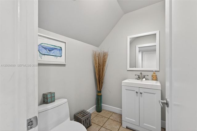 3726 NE 166th St 116, North Miami Beach, FL 33160