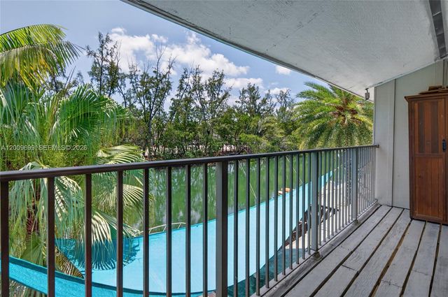 3726 NE 166th St 116, North Miami Beach, FL 33160
