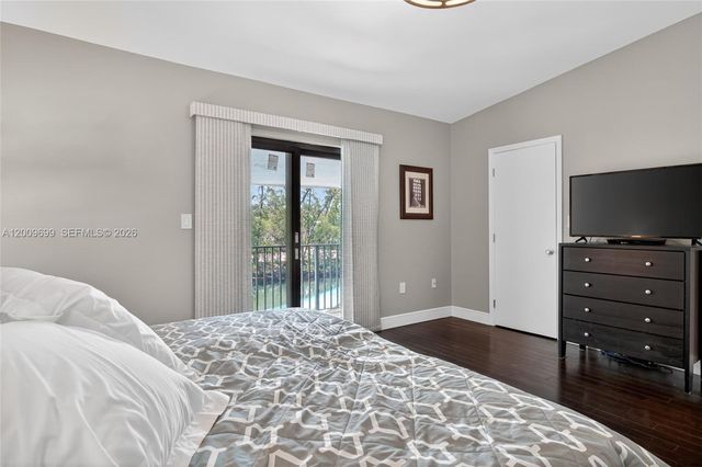 3726 NE 166th St 116, North Miami Beach, FL 33160