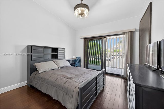 3726 NE 166th St 116, North Miami Beach, FL 33160