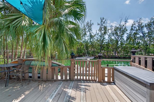 3726 NE 166th St 116, North Miami Beach, FL 33160