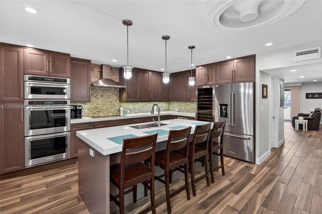 3726 NE 166th St 116, North Miami Beach, FL 33160