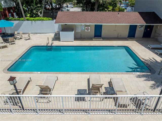 3726 NE 166th St 116, North Miami Beach, FL 33160