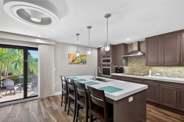 3726 NE 166th St 116, North Miami Beach, FL 33160