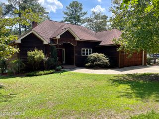 245 Lakeside Drive, Aberdeen, NC 28315