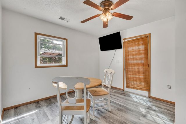 919 Colony Drive, Davenport, IA 52806