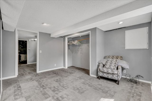 919 Colony Drive, Davenport, IA 52806