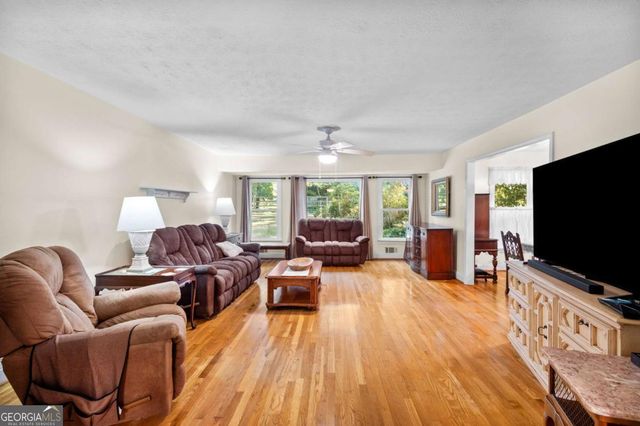1676 Heritage Drive, Snellville, GA 30078