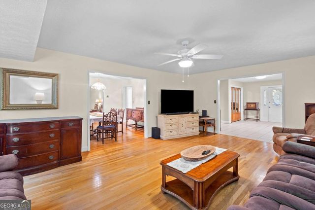 1676 Heritage Drive, Snellville, GA 30078