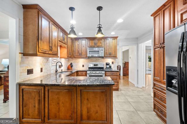 1676 Heritage Drive, Snellville, GA 30078
