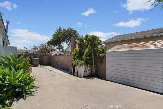 2725 E Tyler, Carson, CA 90810