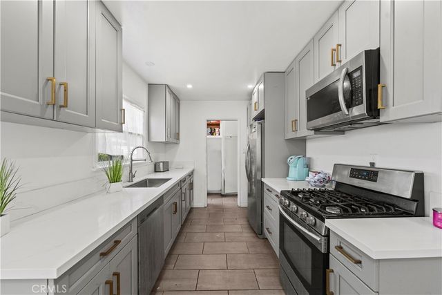 2725 E Tyler, Carson, CA 90810