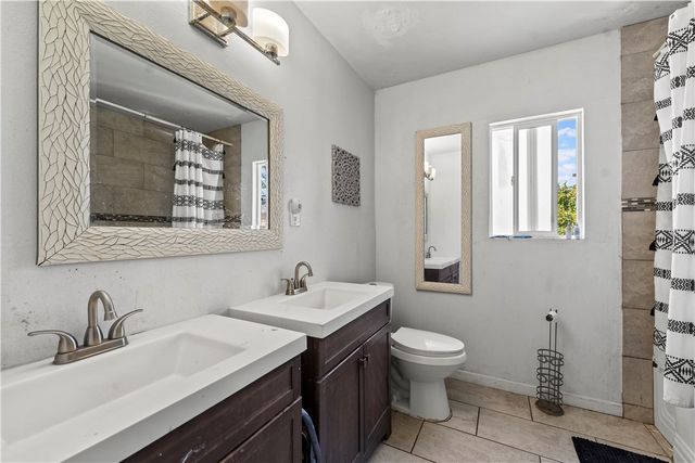 2725 E Tyler, Carson, CA 90810
