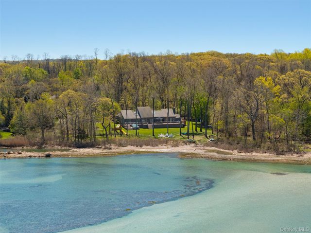 12 Flax Pond Woods Road, East Setauket, NY 11733
