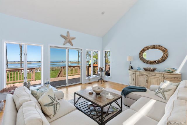 12 Flax Pond Woods Road, East Setauket, NY 11733