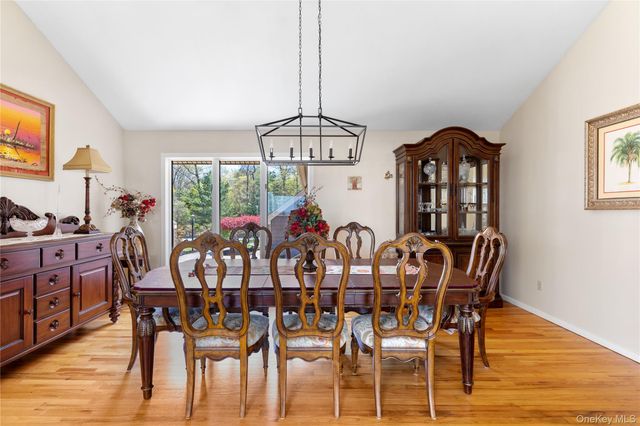 12 Flax Pond Woods Road, East Setauket, NY 11733