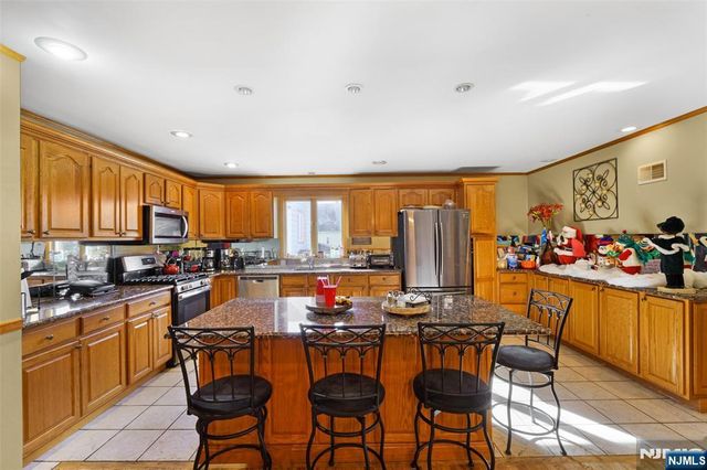 17 Pleasant, Kearny, NJ 07032