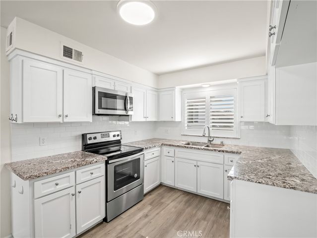 2239 Sunnyside, Clovis, CA 93611