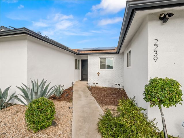 2239 Sunnyside, Clovis, CA 93611