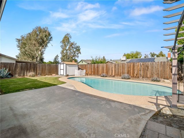 2239 Sunnyside, Clovis, CA 93611