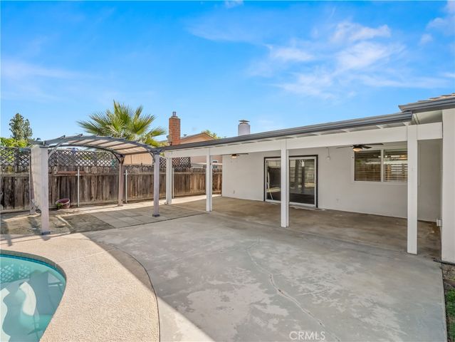 2239 Sunnyside, Clovis, CA 93611