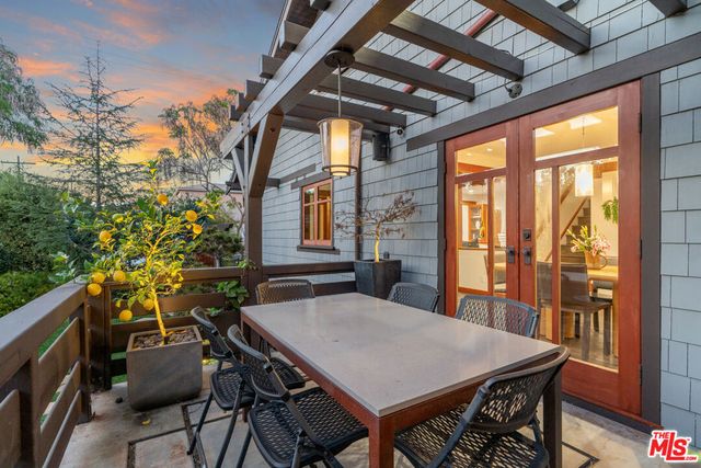 706 Navy Street, Santa Monica, CA 90405