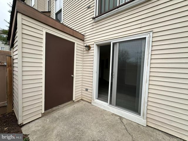 5804-B LANTANA CIR, Frederick, MD 21703